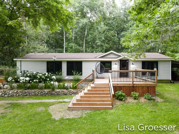 1484 NE Epley Rd, Stanton, MI 48888