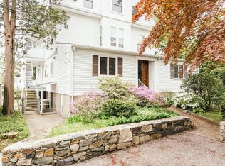 3 Old Field Point Rd #1B, Greenwich, CT 06830