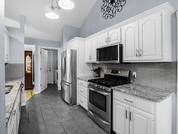 3rd image of 2800 Conestoga Ct