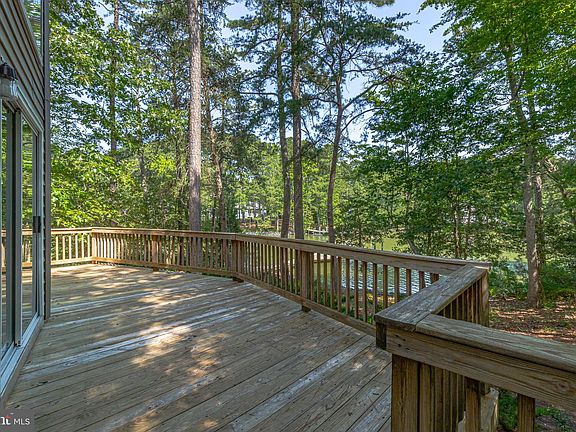 5th image of 105 Emerald Cove Rd