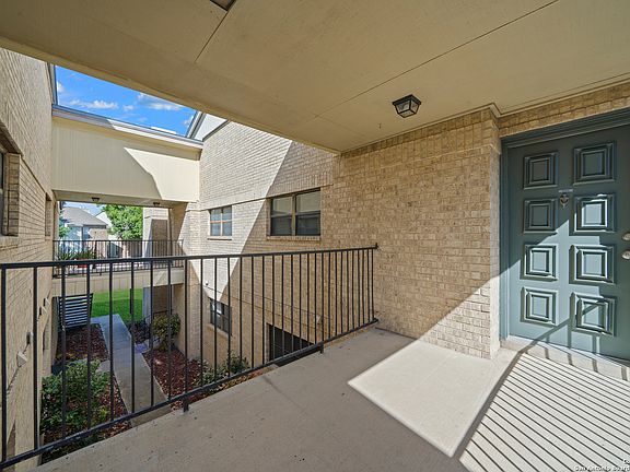 4th image of 11843 Braesview #1204