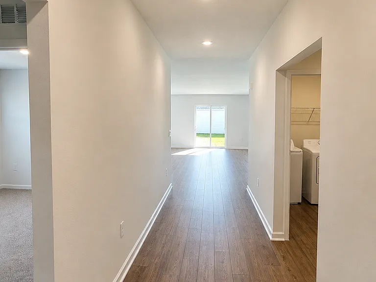 8283 SW 42nd Cir — Photo 3