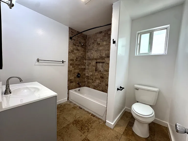 5907 Cahuenga Blvd #2 — Photo 9