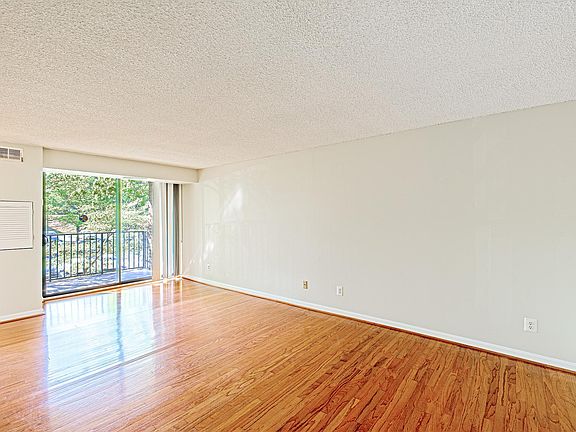 5th image of 2311 Pimmit Dr APT 314