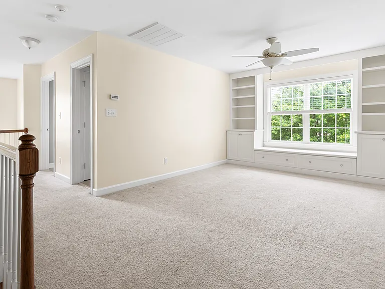 511 E Hatterleigh Ave — Photo 21