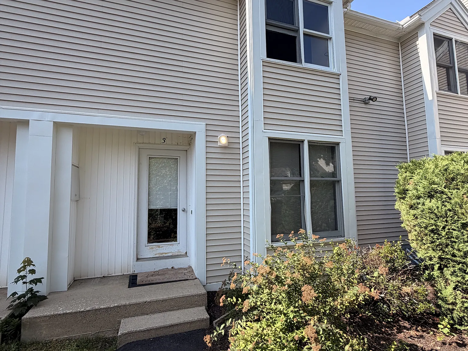3 Salem Place - 1 — Photo 2