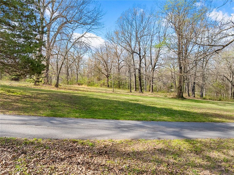 1st image of 4 Meriwether Pond