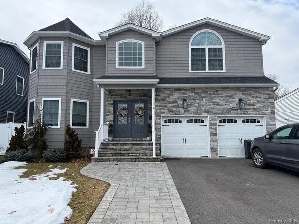 116 Winifred Drive, Merrick, NY 11566