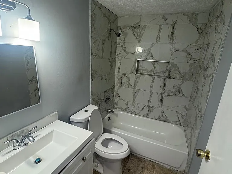 2208 Cocquina Dr — Photo 4