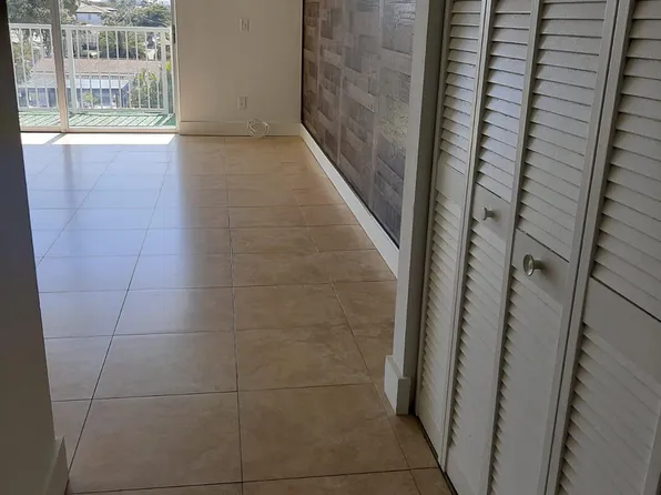 2000 NE 135 St 406 #406, Miami, FL 33181