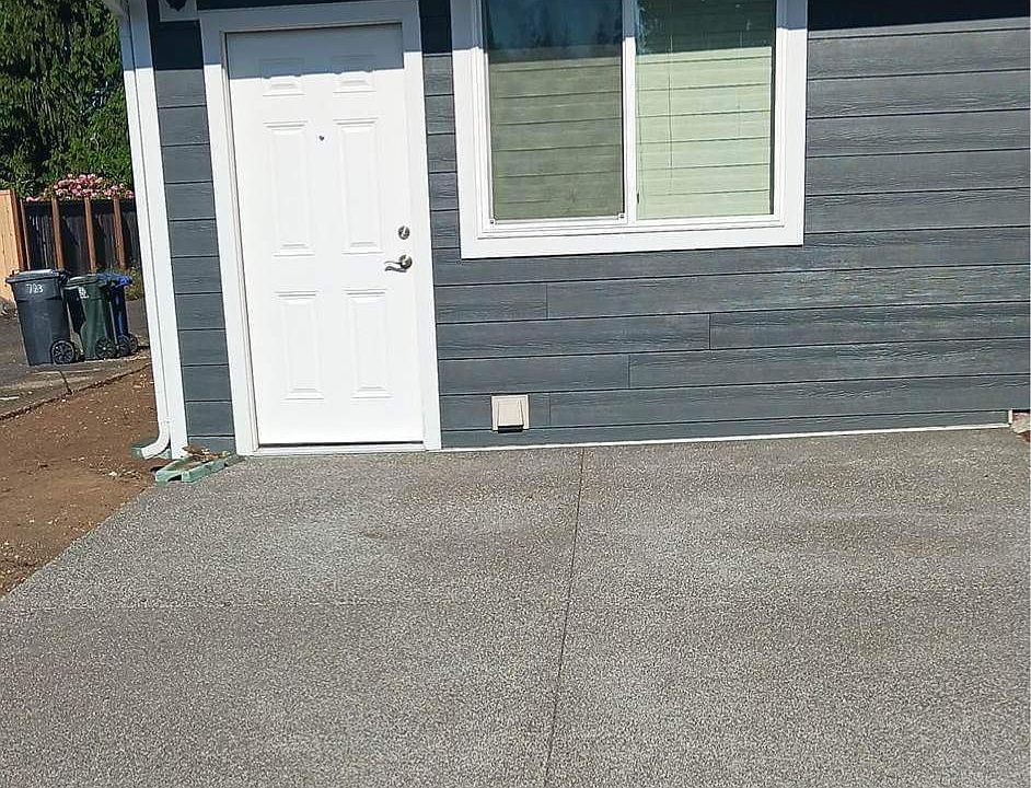 1st image of 723 N 12th St