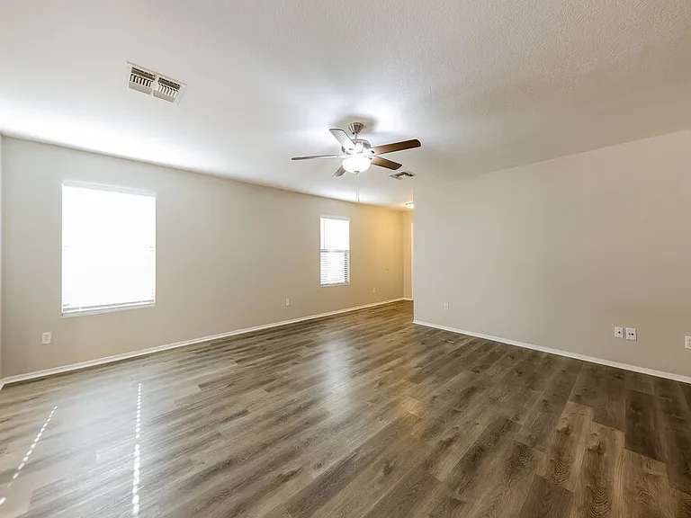 3108 W Lucia Dr — Photo 4