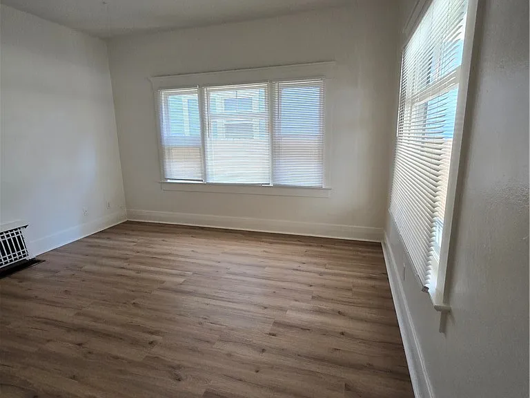 209 S Birch St #B — Photo 2