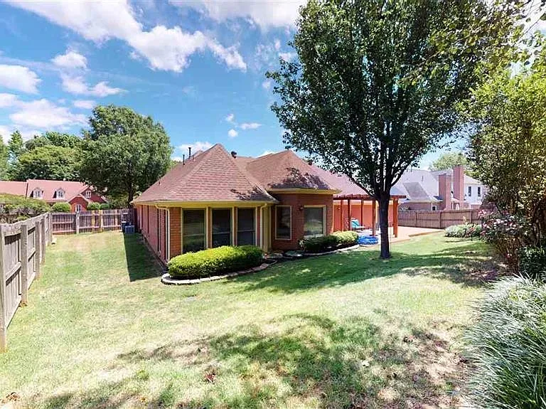 605 Alexandria Dr — Photo 13