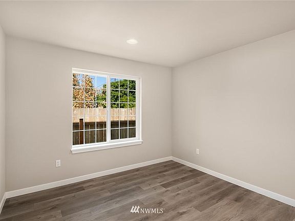4th image of 4119 N Orchard St