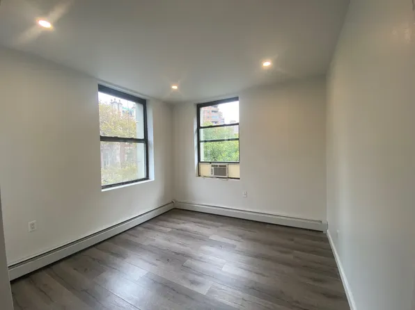 189 East Broadway image 3 of 9