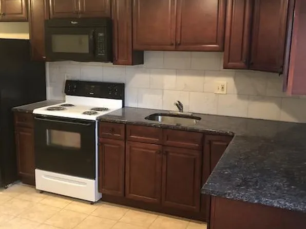 4 Beryl Rd APT 2A, Paoli, PA 19301