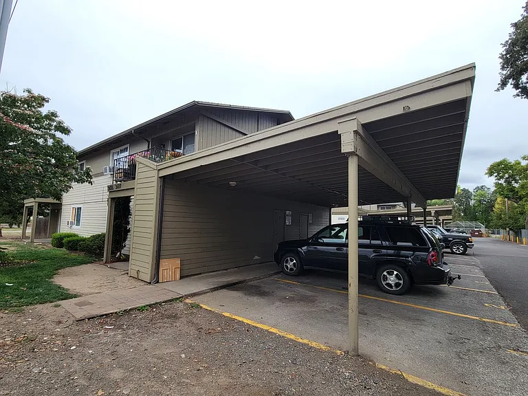 452-Trinity Apartments — Photo 19
