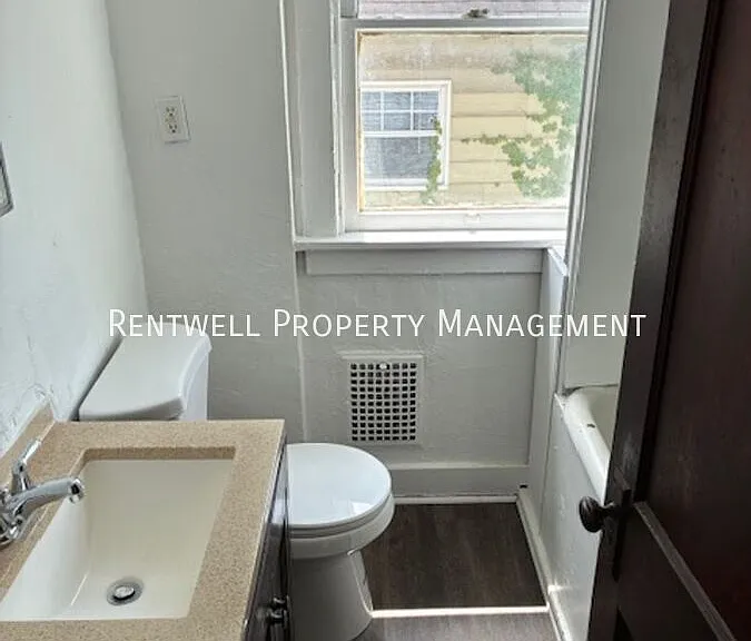 2408 McCarrell St — Photo 10