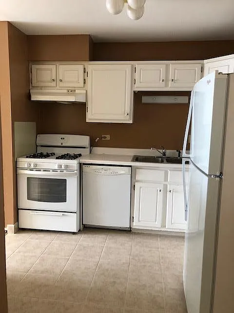 4000 Bayside Dr — Photo 4