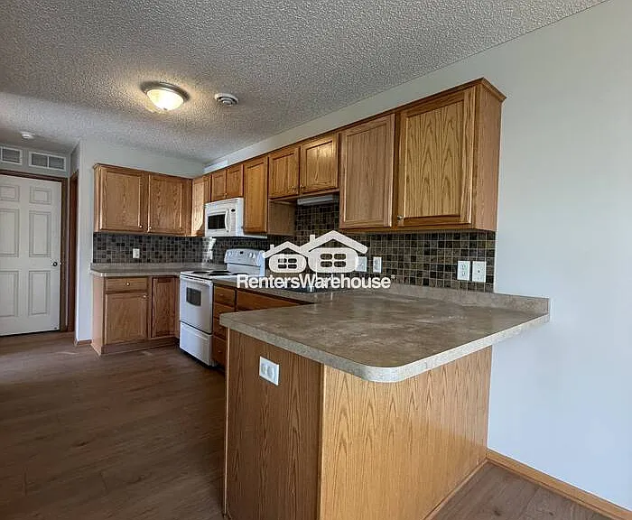 2489 Yellowstone Dr — Photo 4