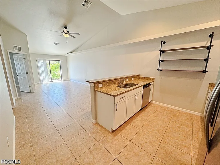 1022 NE 8th Pl — Photo 7