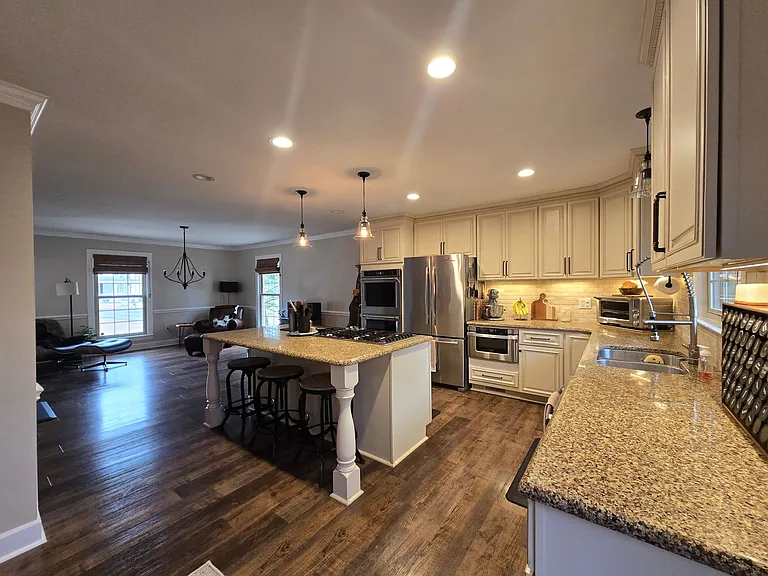 409 N Fulton St — Photo 15