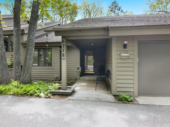 6278 Summit Ct, Traverse City, MI 49686