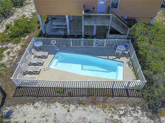 4th image of 649 E Gulf Beach Dr