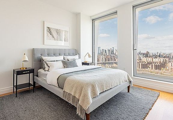 4th image of 266 Kent Ave #33P