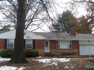 10032 Grosvenor Dr, Saint Louis, MO