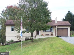 353 Rake Rd, Mohrsville, PA 19541