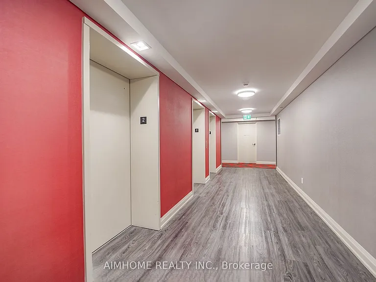 20 Meadowglen Pl #226 — Photo 2