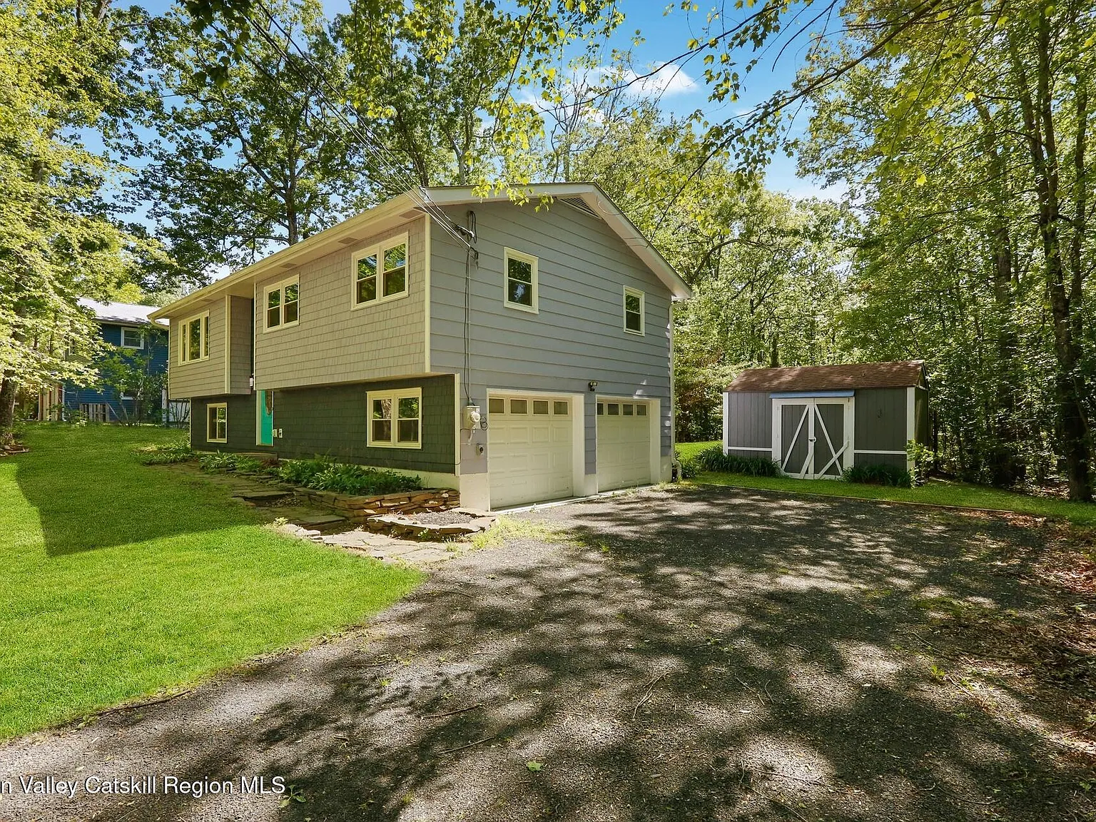 4 bed, 2500 sqft, $3,950 — Photo 2