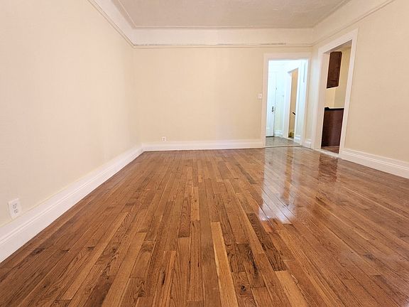 3rd image of 147-15 Northern Blvd #E1