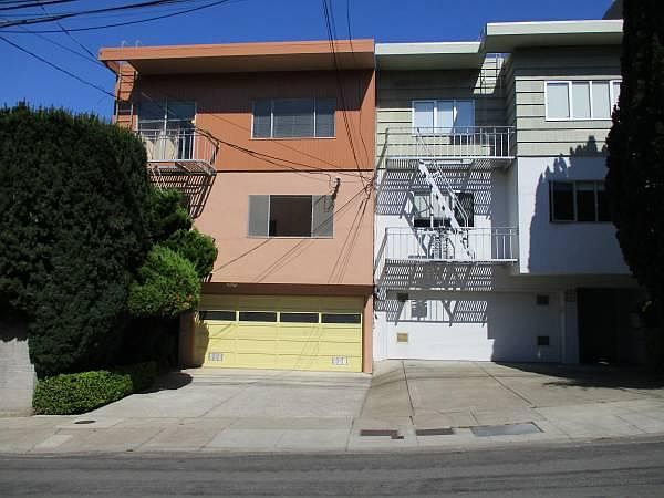 1st image of 415 Collingwood St