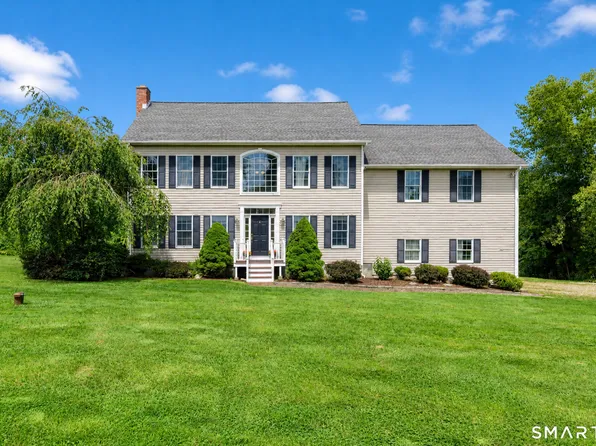 42-B Great Ring Road, Newtown, CT 06482
