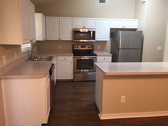 5th image of 7902 49th Ave E