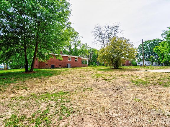5th image of 153 Greene Rd