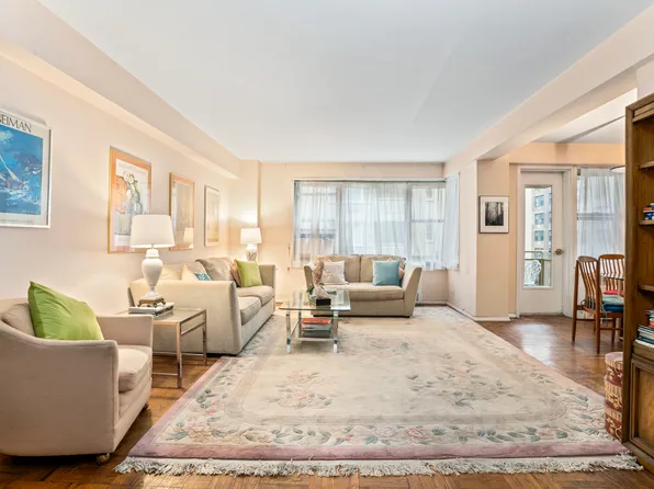 415 East 52nd Street image 1 of 7