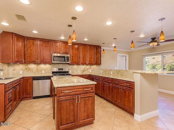 5th image of 531 American Oaks Ave