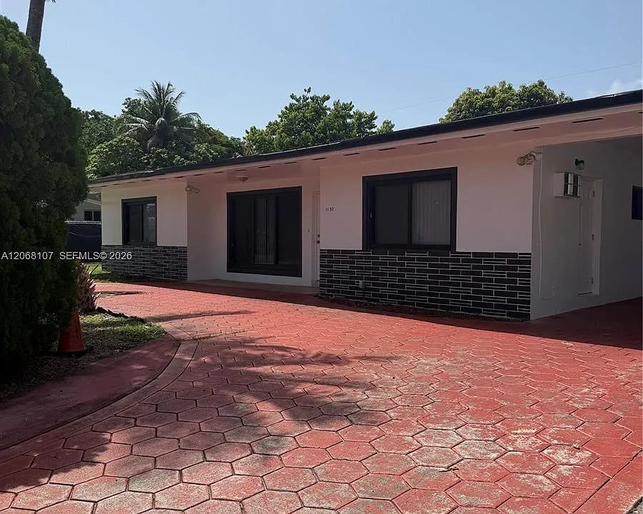 1150 NE 201st Ter