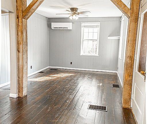 5th image of 2626 Heidelberg Ave