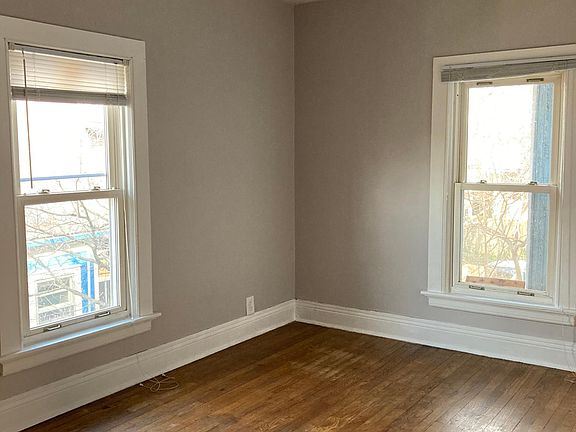 5th image of 1084 Woodward Ave #1