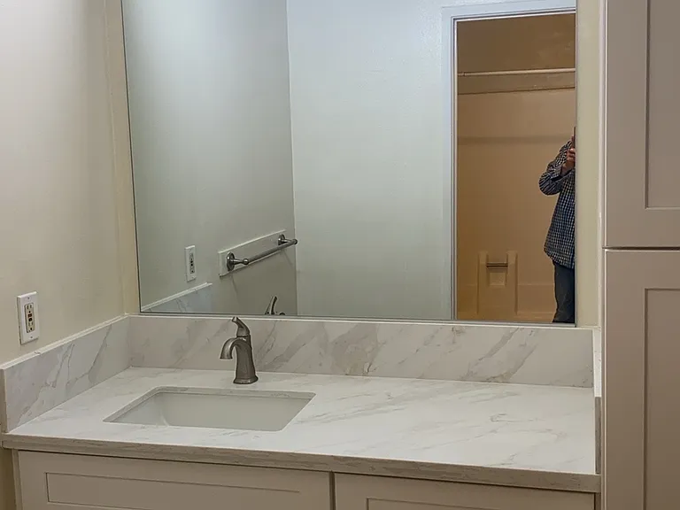 Bathroom sink