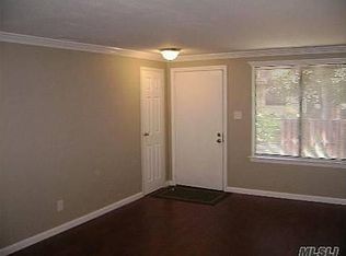 161 Cambridge Dr, Port Jefferson Station, NY 11776
