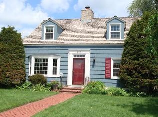 207 Broadway St E, Osseo, MN 55369