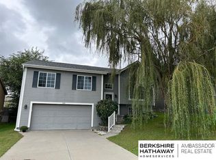 16914 Tibbles St, Omaha, NE 68116