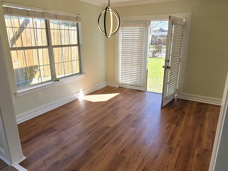 2303 Haldane Dr — Photo 11
