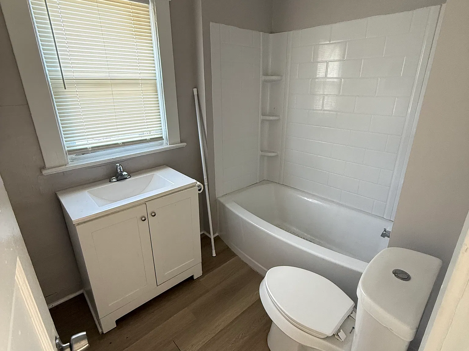 3 bed, 885 sqft, $995 — Photo 3